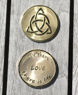 Charmed ( Triquetra ) - Where There is Love Large Munt Gold